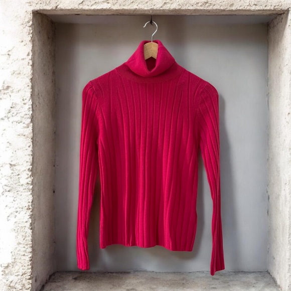 Banana Republic Sweaters - NWT Banana Republic Women’s Fuchsia Ribbed Lightweight Turtleneck! Medium! NEW!